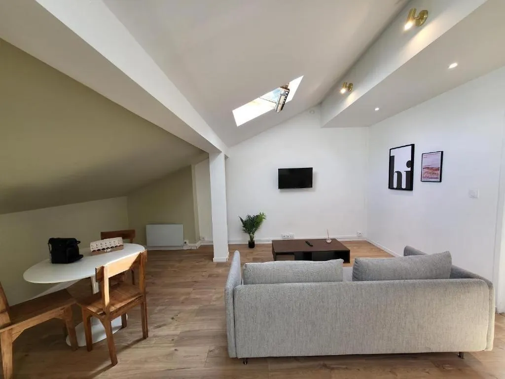 Le Nerolii Apartment Lyon France